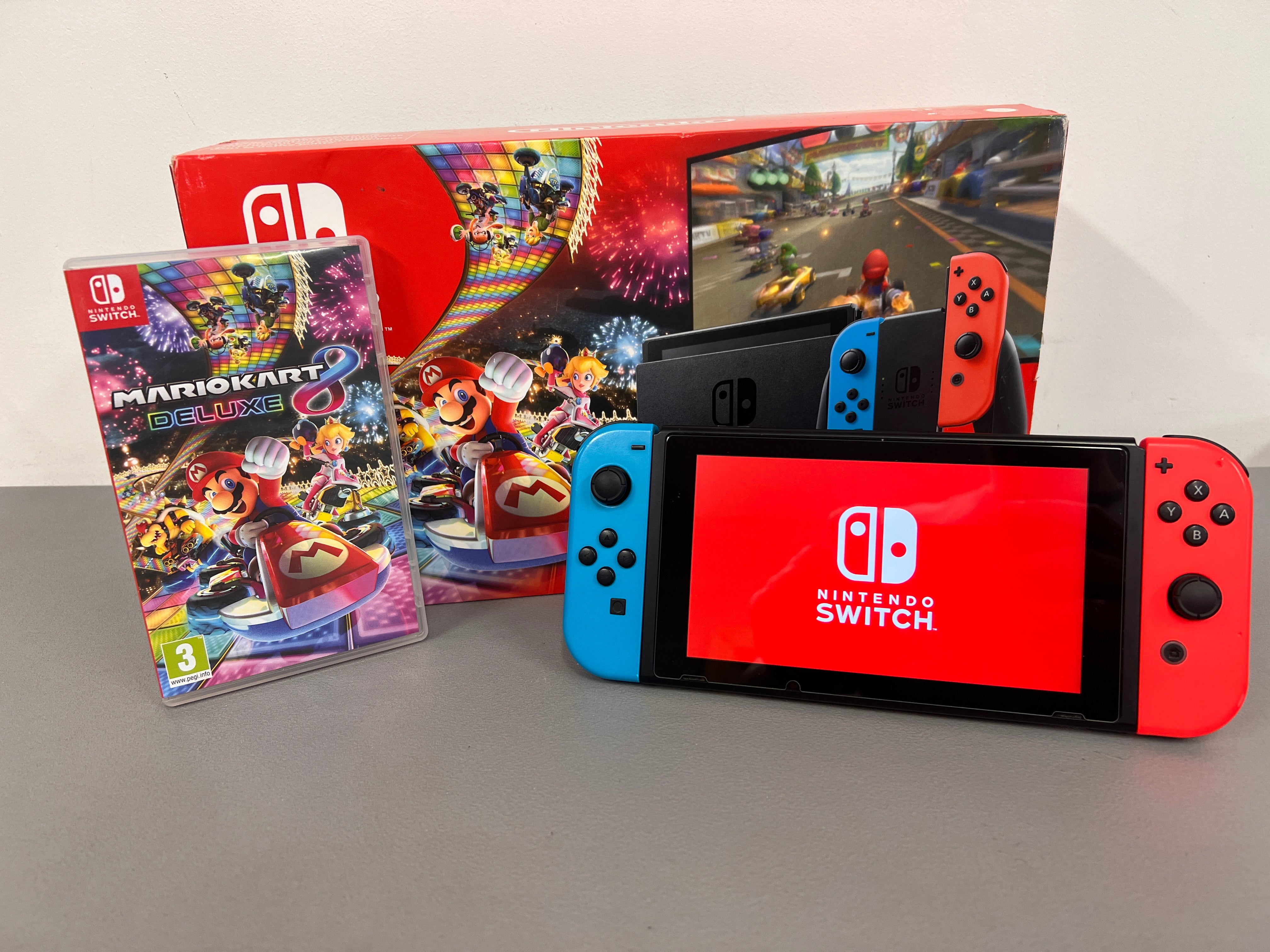 Nintendo Switch With Mario Kart 8 – Lees Dealz