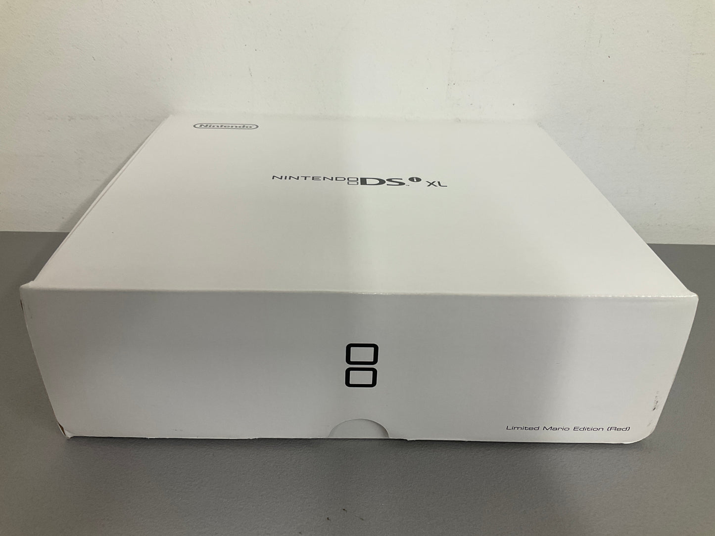 Nintendo Dsi XL Red 25th Mario Edition