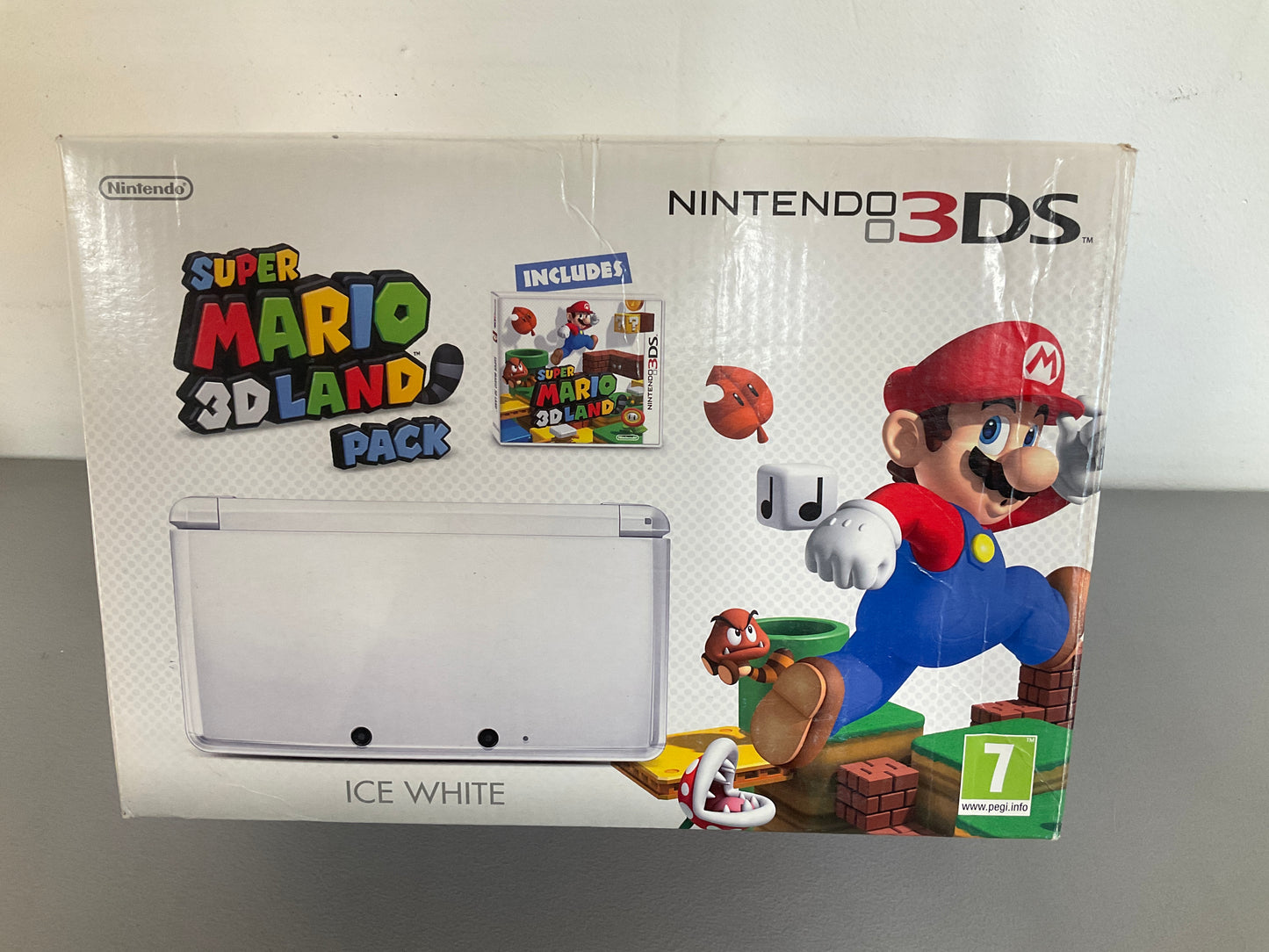 Nintendo 3DS White Mario Land Edition