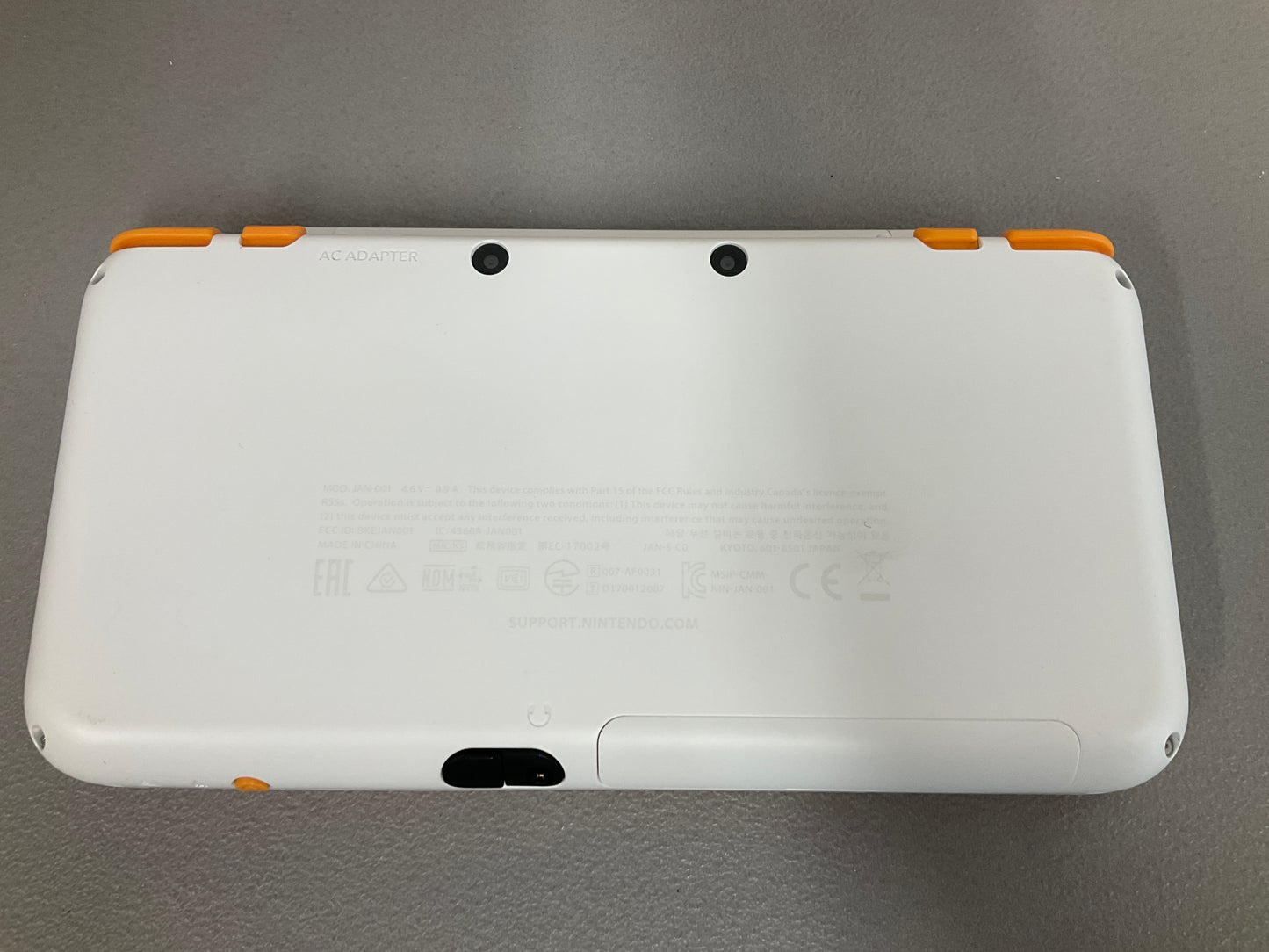 Nintendo 2DS XL White/Orange Console
