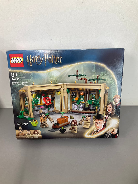 Lego Harry Potter Herbology Class 76445