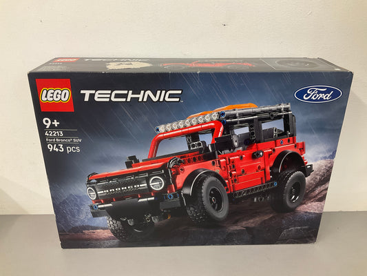 Lego Technic Ford Bronco SUV 42213